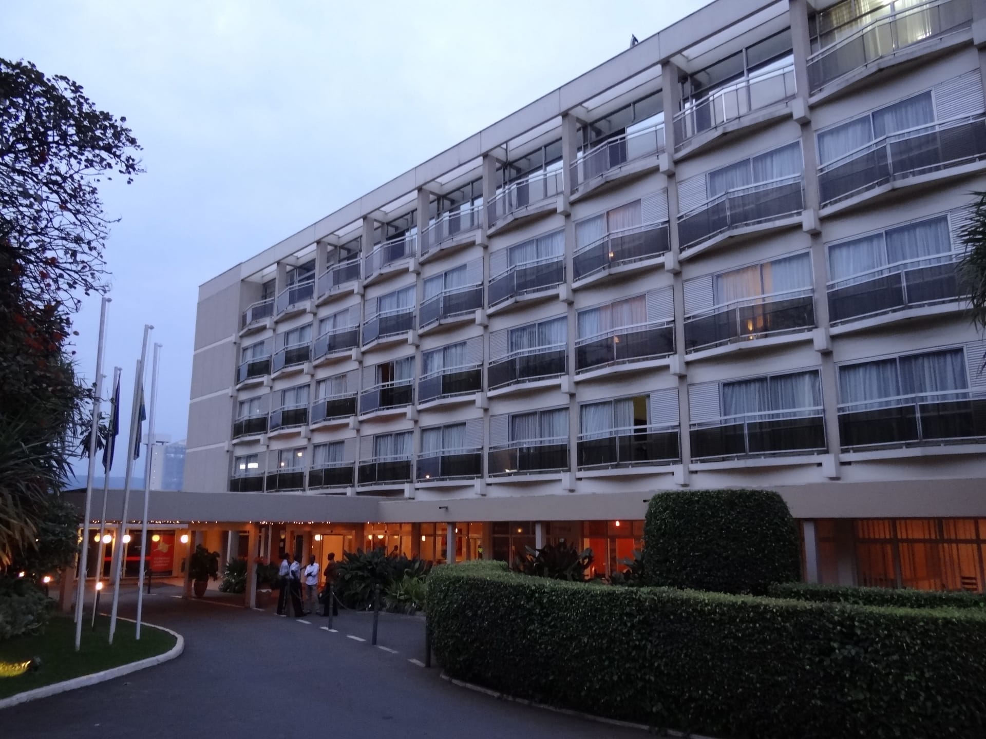 Hôtel des Sept Sentiers seen from its garden side